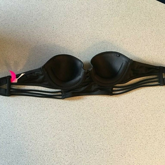 Victoria's Secret Swim - Picture 3 of 3